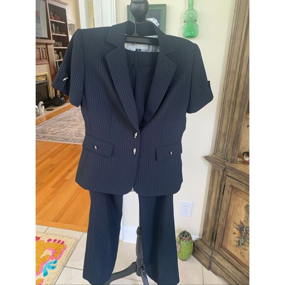 TAHARI Pin Striped Arthur Levine Suit - Picture 1 of 16